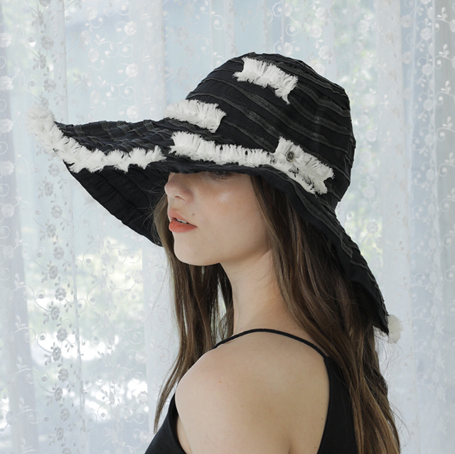 Soft frill hat - Black &amp; White